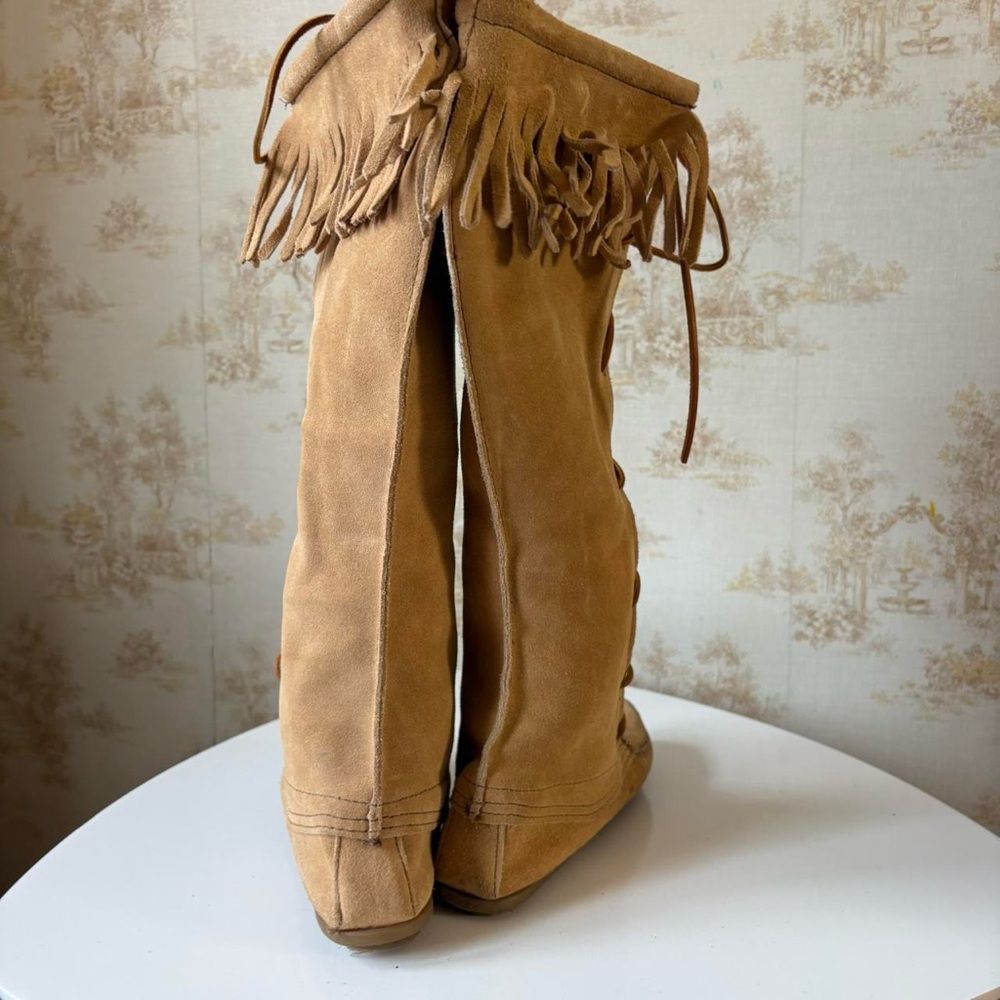 Minnetonka boho tan brown suede lace up knee high moccasin fringe boots 7.5 - Picture 2 of 8